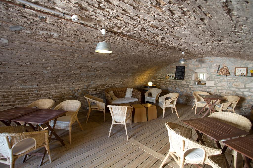 Hotel L'Oree Des Vignes Gilly-les-Citeaux ภายนอก รูปภาพ