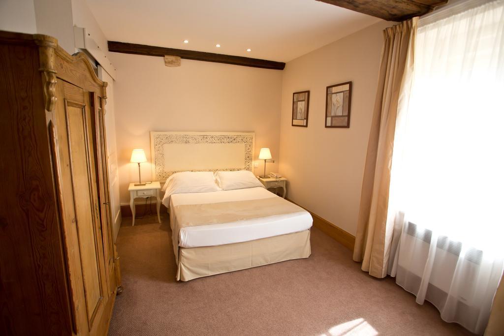 Hotel L'Oree Des Vignes Gilly-les-Citeaux ภายนอก รูปภาพ
