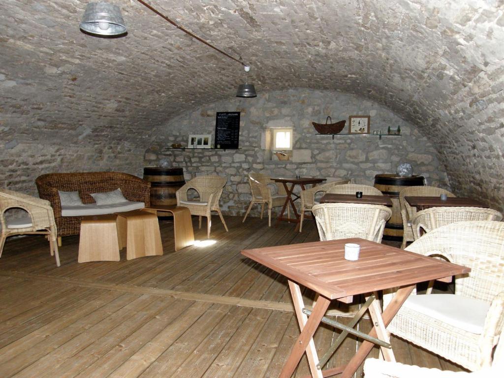 Hotel L'Oree Des Vignes Gilly-les-Citeaux ภายนอก รูปภาพ