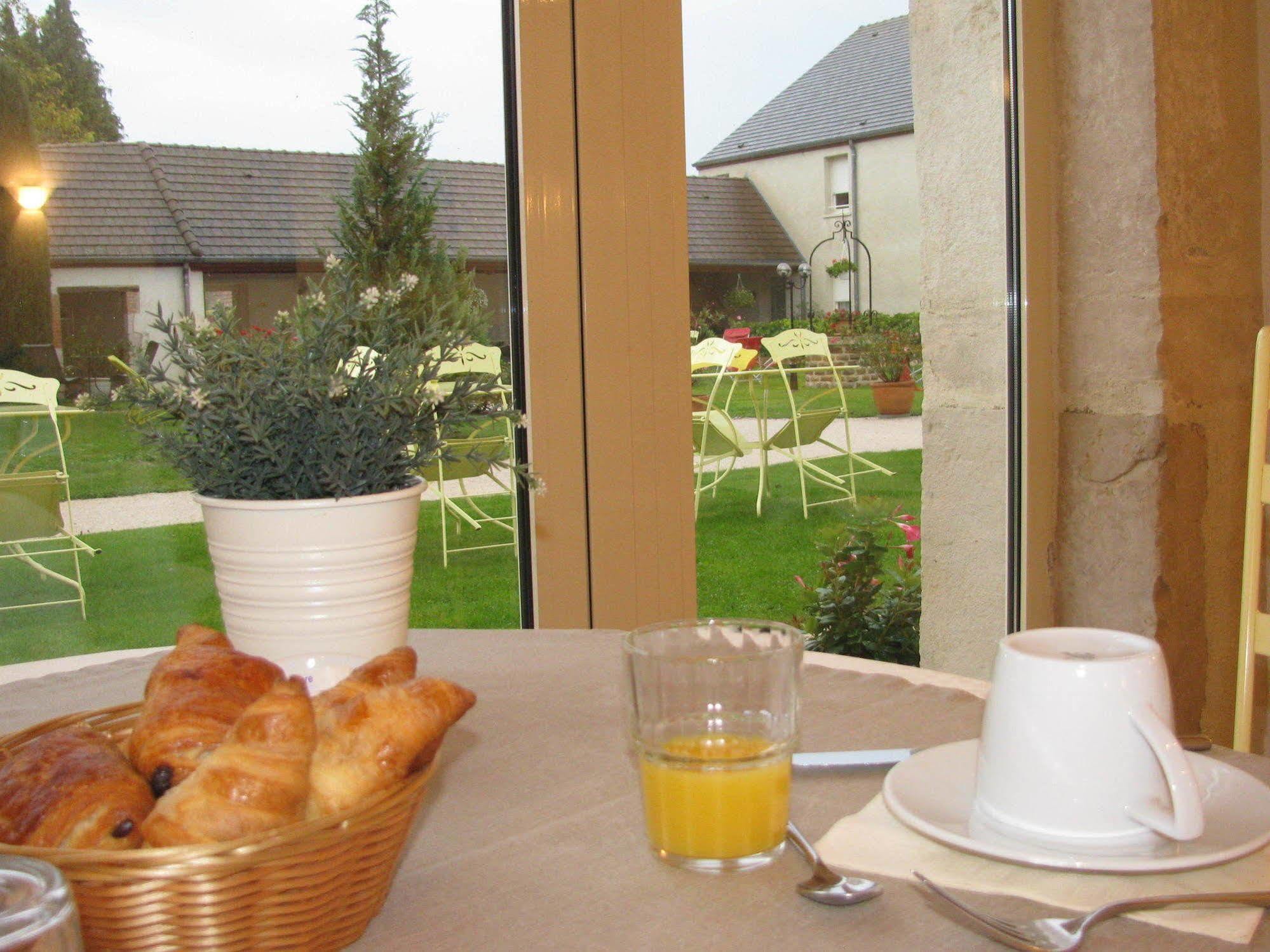 Hotel L'Oree Des Vignes Gilly-les-Citeaux ภายนอก รูปภาพ