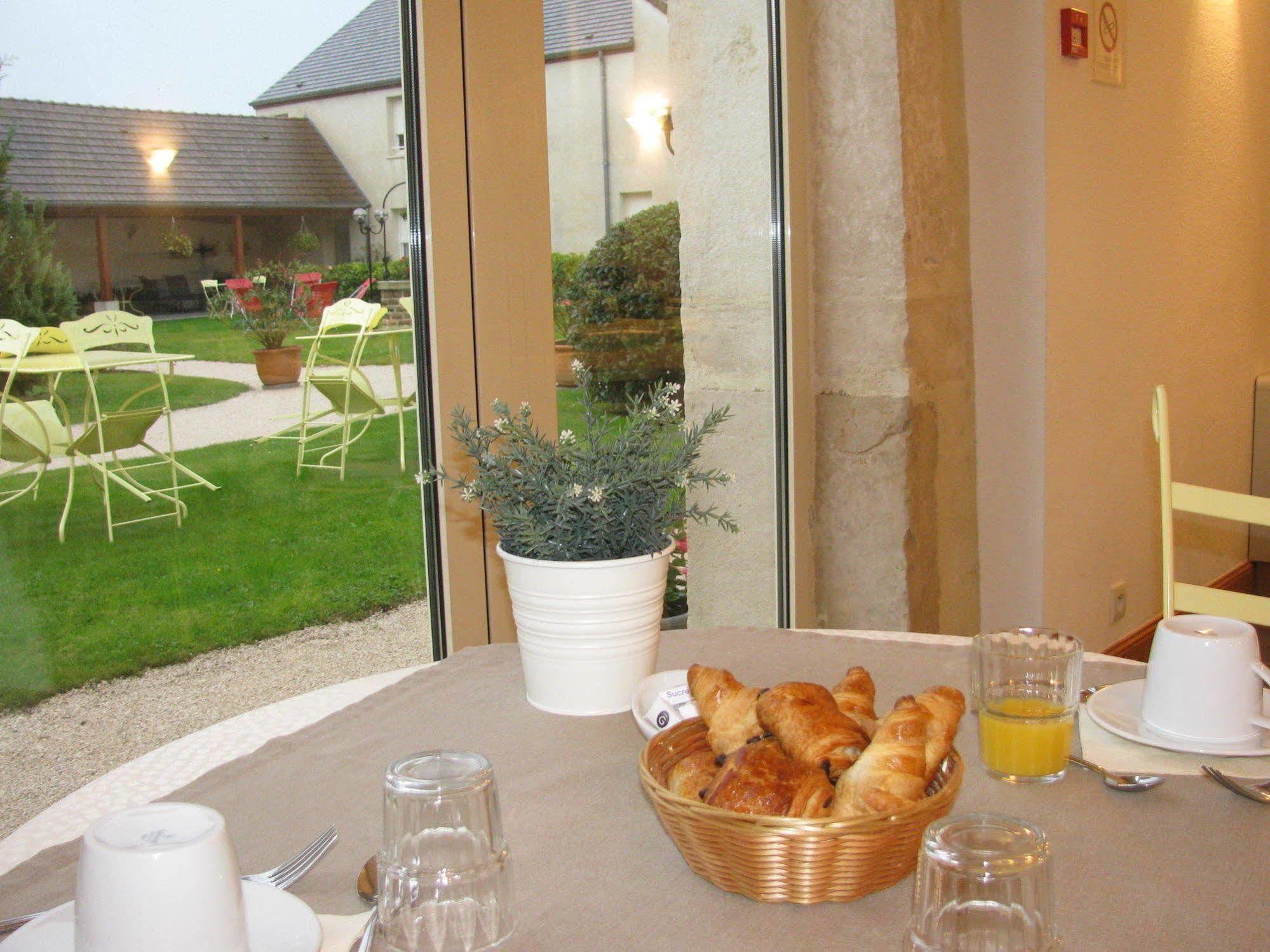 Hotel L'Oree Des Vignes Gilly-les-Citeaux ภายนอก รูปภาพ