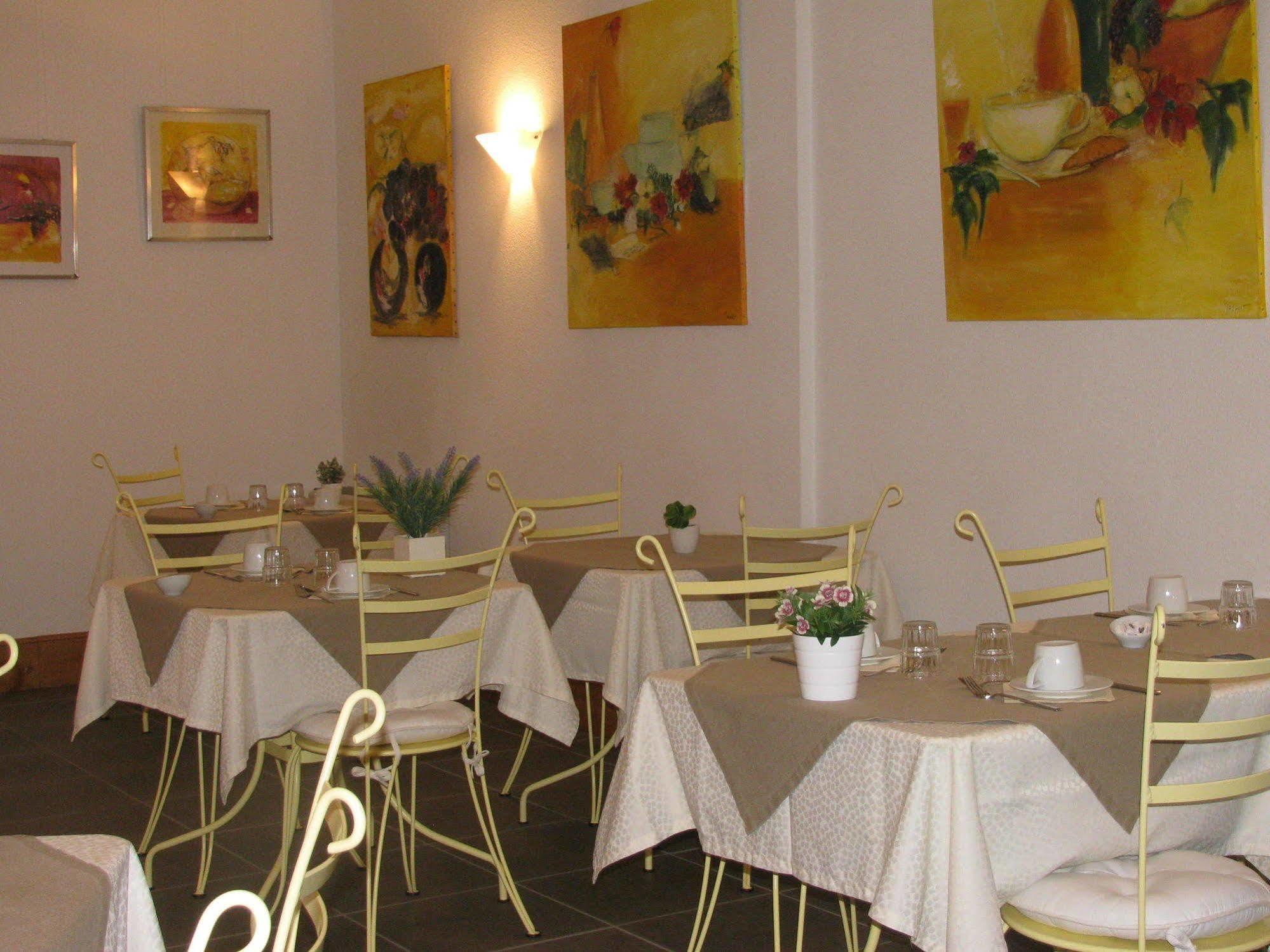 Hotel L'Oree Des Vignes Gilly-les-Citeaux ภายนอก รูปภาพ